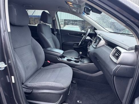 Used 2017 Kia Sorento FWD w/ LX Convenience Package image 19