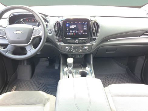 Used 2023 Chevrolet Traverse LT FWD image 12