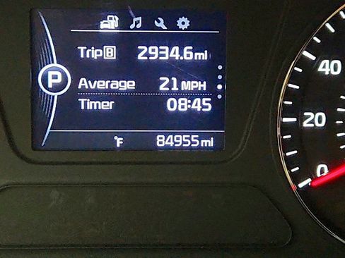 Used 2017 Kia Sorento LX w/ LX Convenience Package image 15