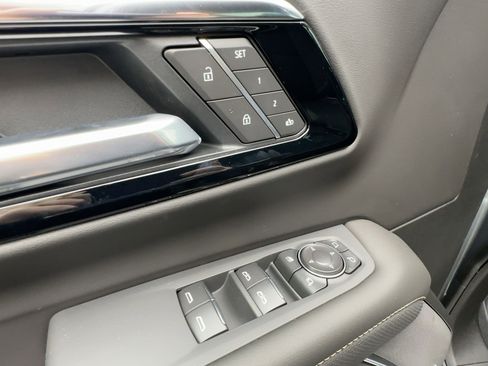 New 2026 Chevrolet Suburban Premier AWD/4WD image 12