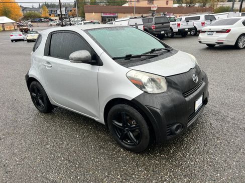 Used 2012 Scion iQ image 3