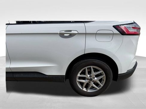 Certified 2024 Ford Edge SEL AWD/4WD image 35