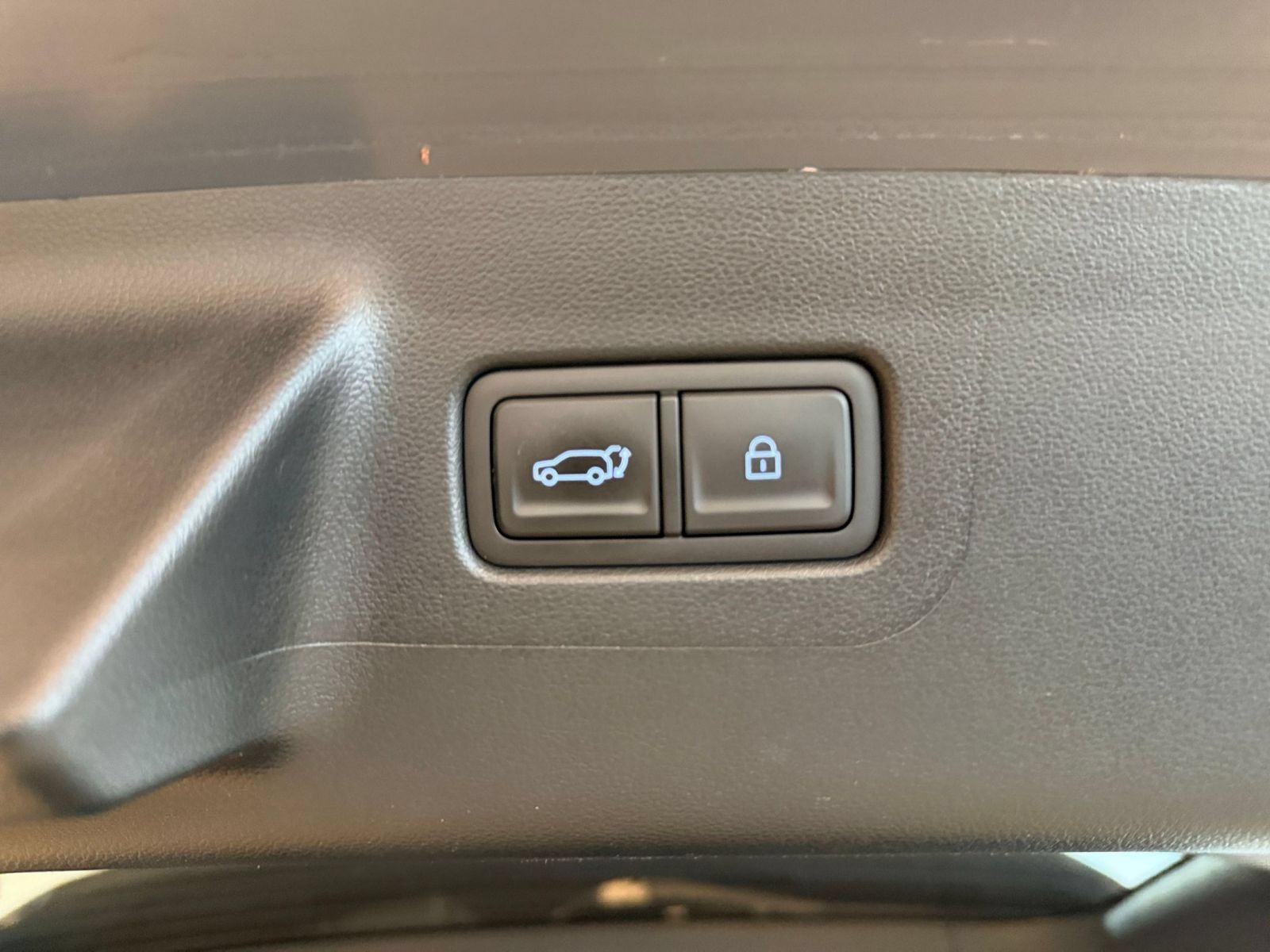 Used 2025 Hyundai Santa Fe SEL FWD image 22