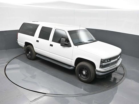 Used 1997 Chevrolet Suburban 2500 w/ Preferred Equipment Group 2 image 17