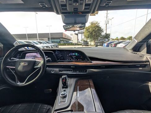 Used 2022 Cadillac Escalade Sport Platinum w/ Heavy-Duty Trailer Package AWD/4WD image 8