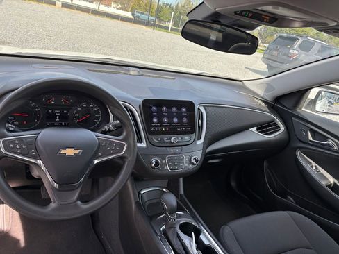 Used 2024 Chevrolet Malibu LT image 10