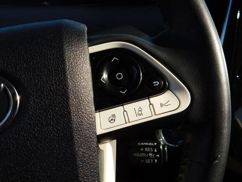 Used 2018 Toyota Prius Prime Advanced image 19