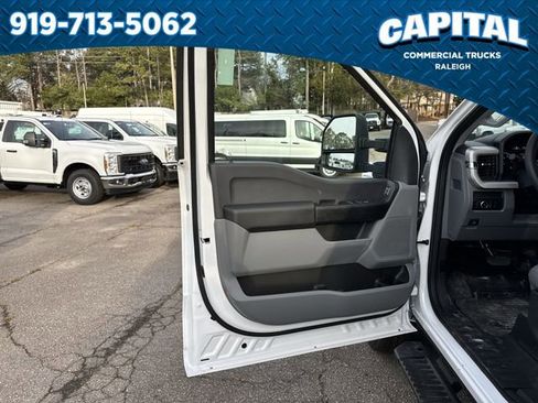 New 2026 Ford F350 XL w/ XL Chrome Package image 20