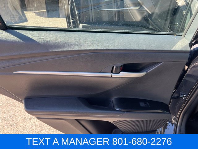 Used 2025 Toyota Camry SE FWD image 29
