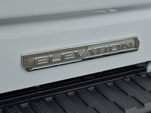 Used 2024 GMC Sierra 1500 Elevation image 34