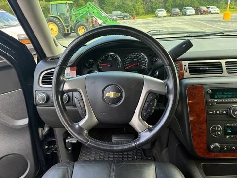 Used 2014 Chevrolet Suburban LT AWD/4WD image 26