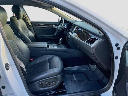 Used 2015 Hyundai Genesis 3.8 RWD image 28