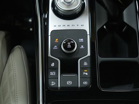 Used 2025 Kia Sorento SX Prestige image 20