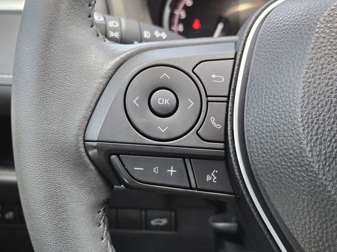 Used 2023 Toyota RAV4 XLE Premium FWD image 28