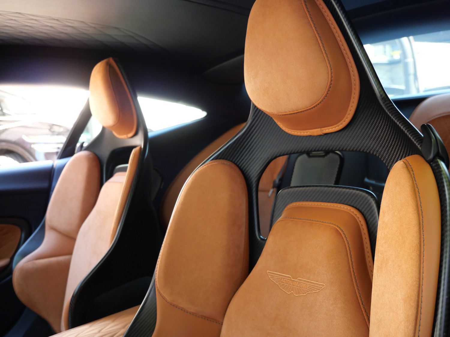 Used 2024 Aston Martin DB12 Coupe RWD image 5