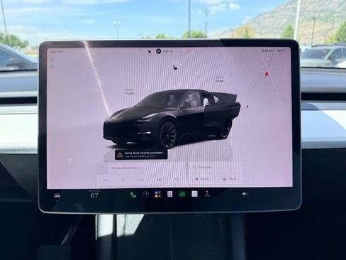 Used 2022 Tesla Model Y Long Range AWD/4WD image 12