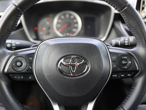 Used 2020 Toyota Corolla Hatchback image 34