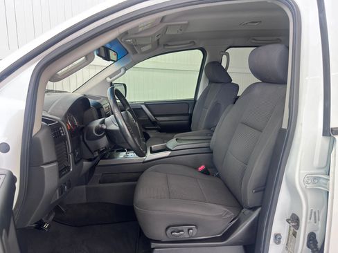 Used 2012 Nissan Titan SV RWD image 9