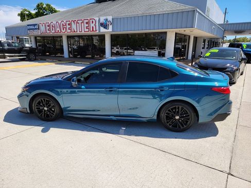 Used 2025 Toyota Camry SE image 2