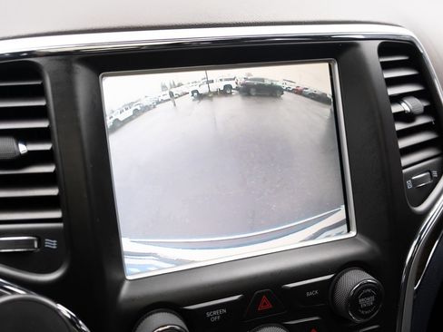 Used 2014 Jeep Grand Cherokee Overland w/ Mopar Chrome Edition Group image 4