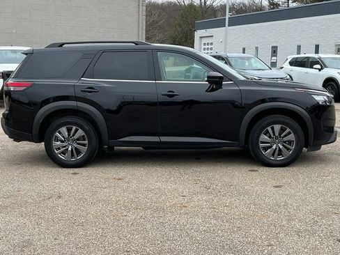 Used 2024 Nissan Pathfinder SV AWD/4WD image 42