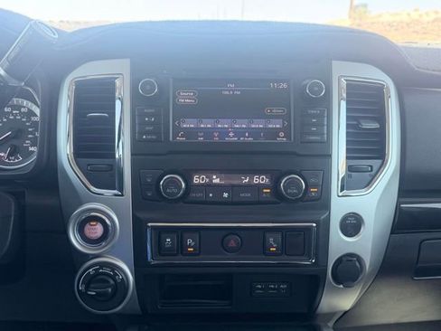 Used 2019 Nissan Titan SV w/ SV Convenience Package AWD/4WD image 14
