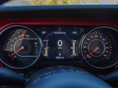 Used 2023 Jeep Gladiator Rubicon w/ LED Lighting Group image 16