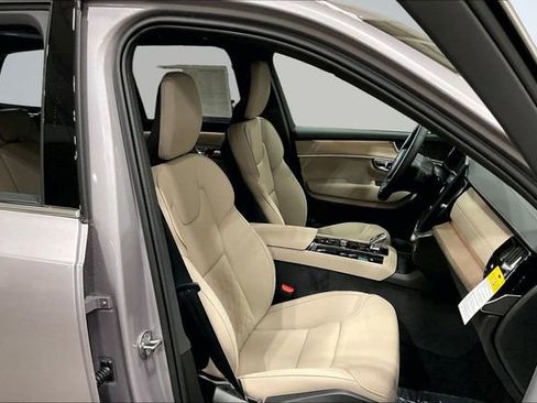 New 2026 Volvo XC90 T8 Plus AWD/4WD image 14