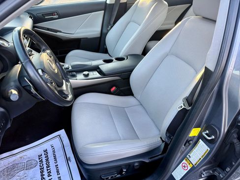 Used 2016 Lexus IS 300 AWD image 12