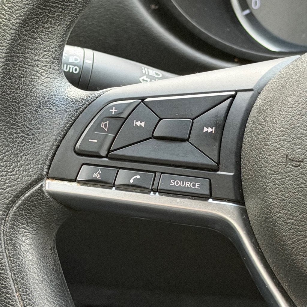 Used 2020 Nissan Versa S FWD image 34