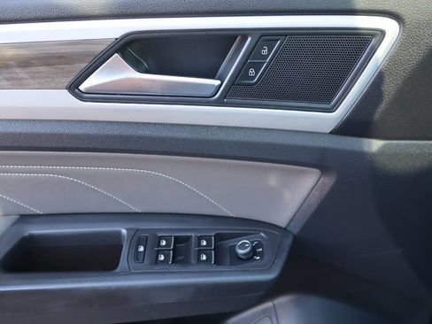 Used 2023 Volkswagen Atlas SEL image 17