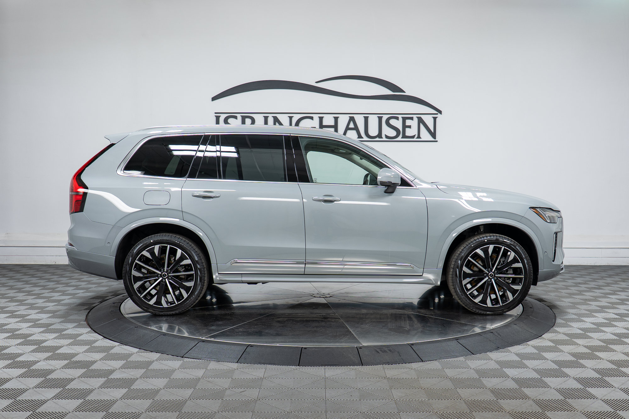 New 2026 Volvo XC90 T8 Plus w/ Protection Package Premier AWD/4WD image 4