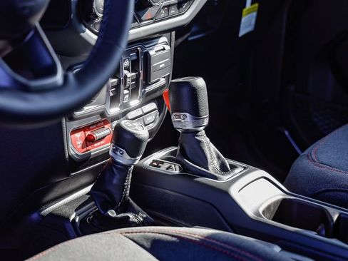 New 2025 Jeep Gladiator Rubicon w/ Safety Group image 21