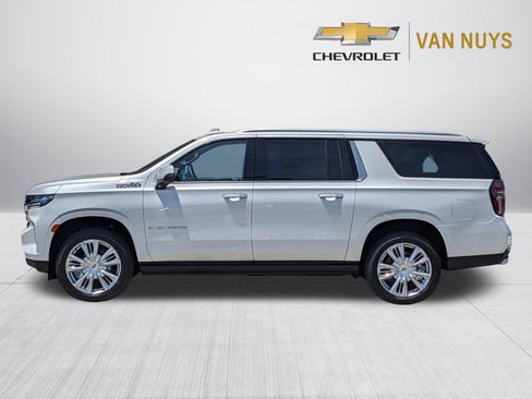 New 2023 Chevrolet Suburban High Country RWD image 3