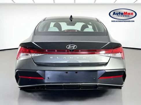 Used 2024 Hyundai Elantra Limited FWD image 8