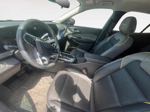 Used 2025 Chevrolet Trax ACTIV w/ Driver Confidence Package FWD image 8