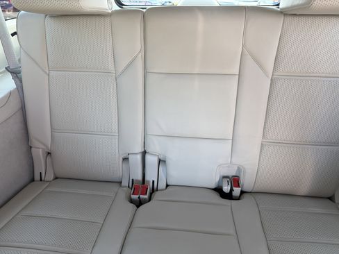 Used 2021 Cadillac Escalade ESV Sport Platinum image 18