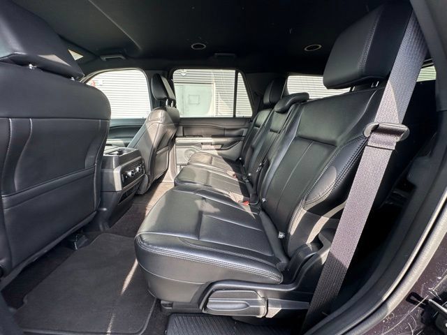 Used 2021 Ford Expedition XLT AWD/4WD image 27
