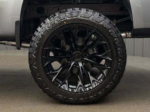 Used 2026 Chevrolet Silverado 1500 Custom Trail Boss w/ LPO, Dark Essentials Package AWD/4WD image 12