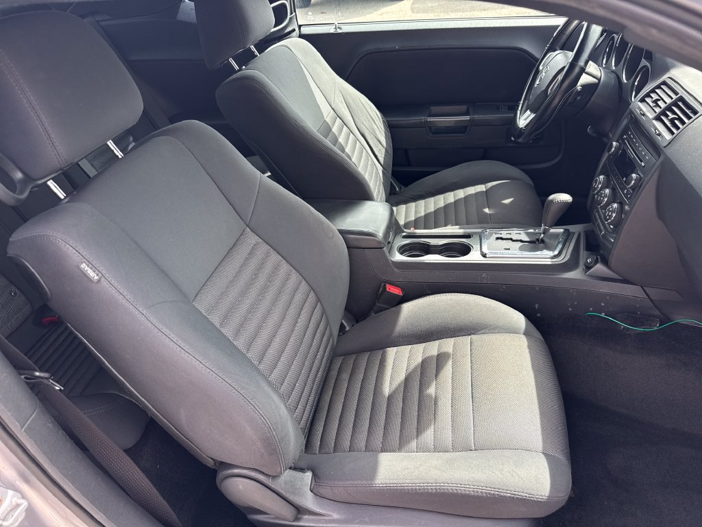 Used 2014 Dodge Challenger SXT RWD image 22