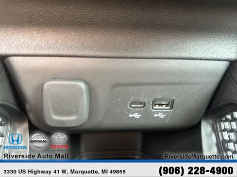 Used 2025 Chevrolet TrailBlazer LT AWD/4WD image 18