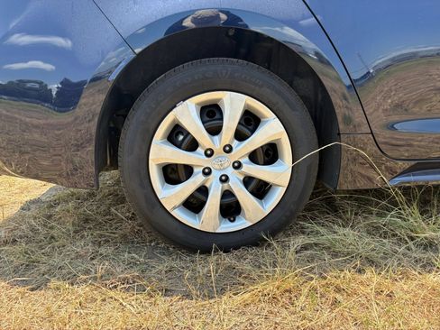 Used 2025 Toyota Corolla LE FWD image 28