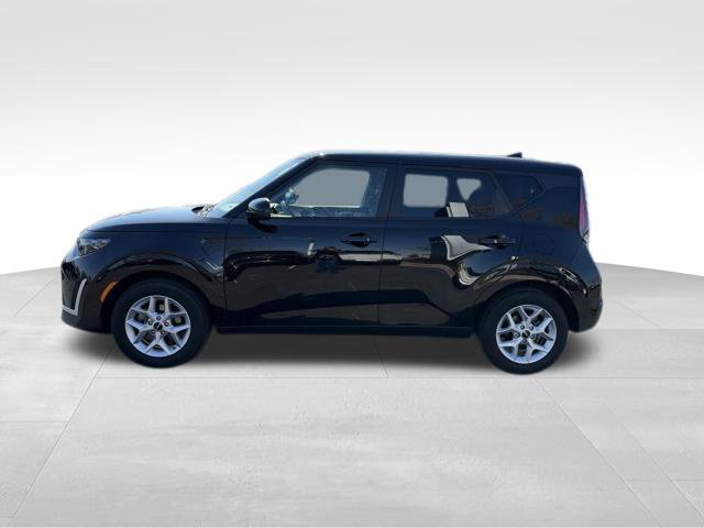 Certified 2025 Kia Soul LX w/ LX Technology Package FWD image 5
