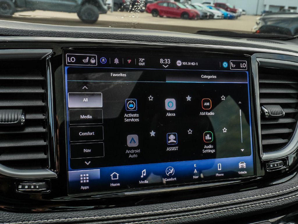 Used 2025 Chrysler Pacifica Limited FWD image 41