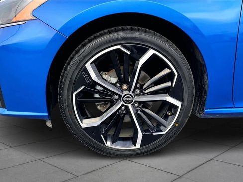 Used 2025 Nissan Altima 2.5 SR image 10