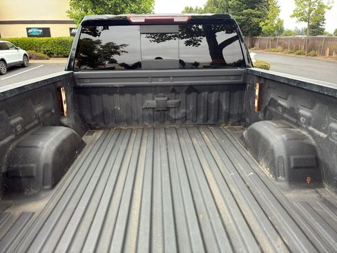 Used 2020 Chevrolet Silverado 1500 LT Trail Boss w/ Midnight Edition AWD/4WD image 7