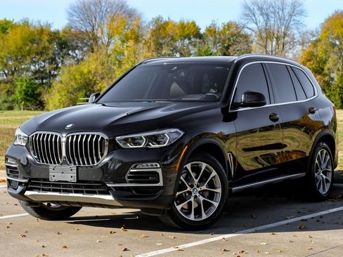 Used 2021 BMW X5 xDrive40i w/ Executive Package image 3