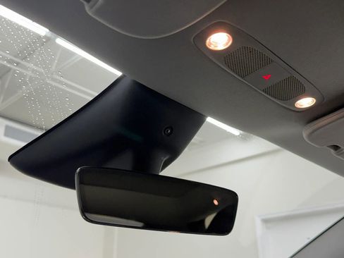 Used 2025 Tesla Model Y Long Range RWD image 24