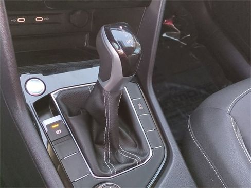 Used 2023 Volkswagen Taos SE image 11