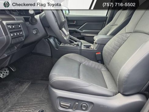 Used 2025 Toyota 4Runner TRD Sport Premium AWD/4WD image 9